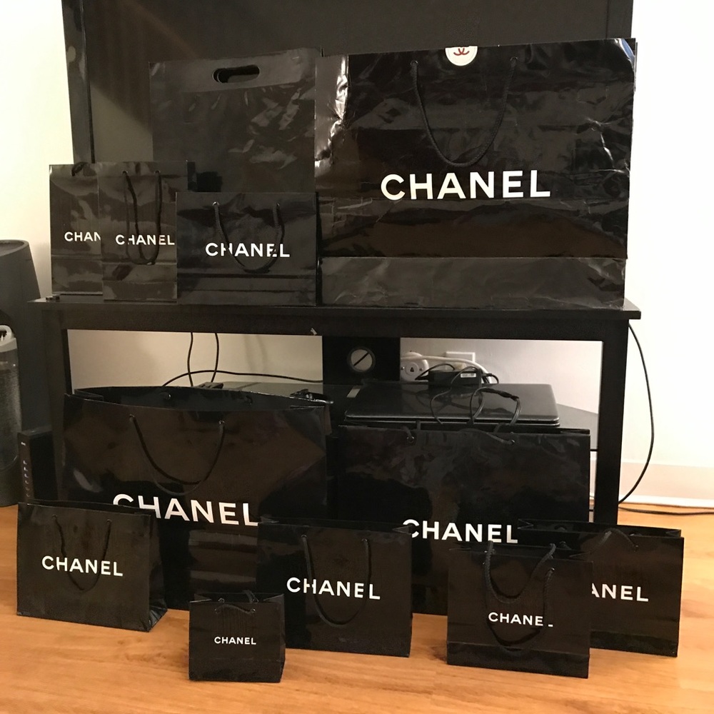 12 Chanel shopping Bags
